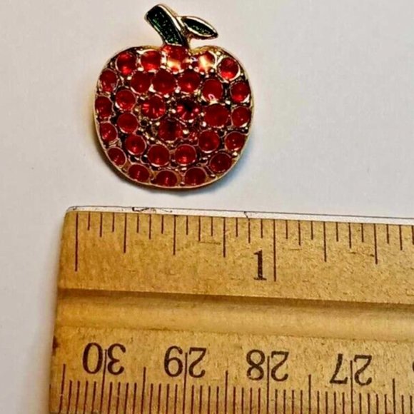 Vintage Rhinestone Red Apple Brooch Unsigned Pin Jewelry Accessory Jewellry - Picture 5 of 5